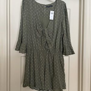 A&F olive dotted romper sz xl